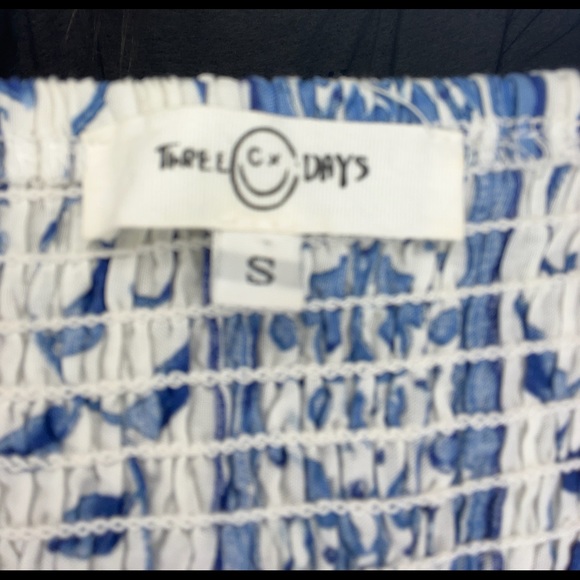 Three Days (LF) off the shoulder cropped top with flowy sleeves - Picture 3 of 4